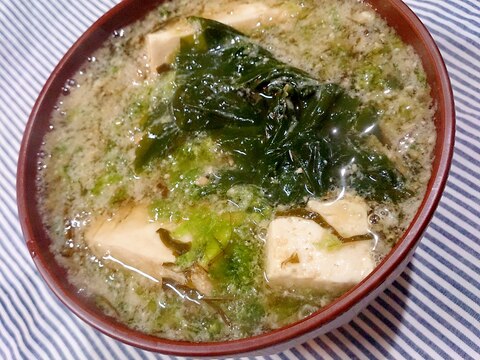 島豆腐と島の海藻たっぷりの味噌汁